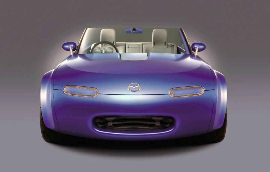  Mazda Ibuki Concept 2003 года  (фото 4 из 18)